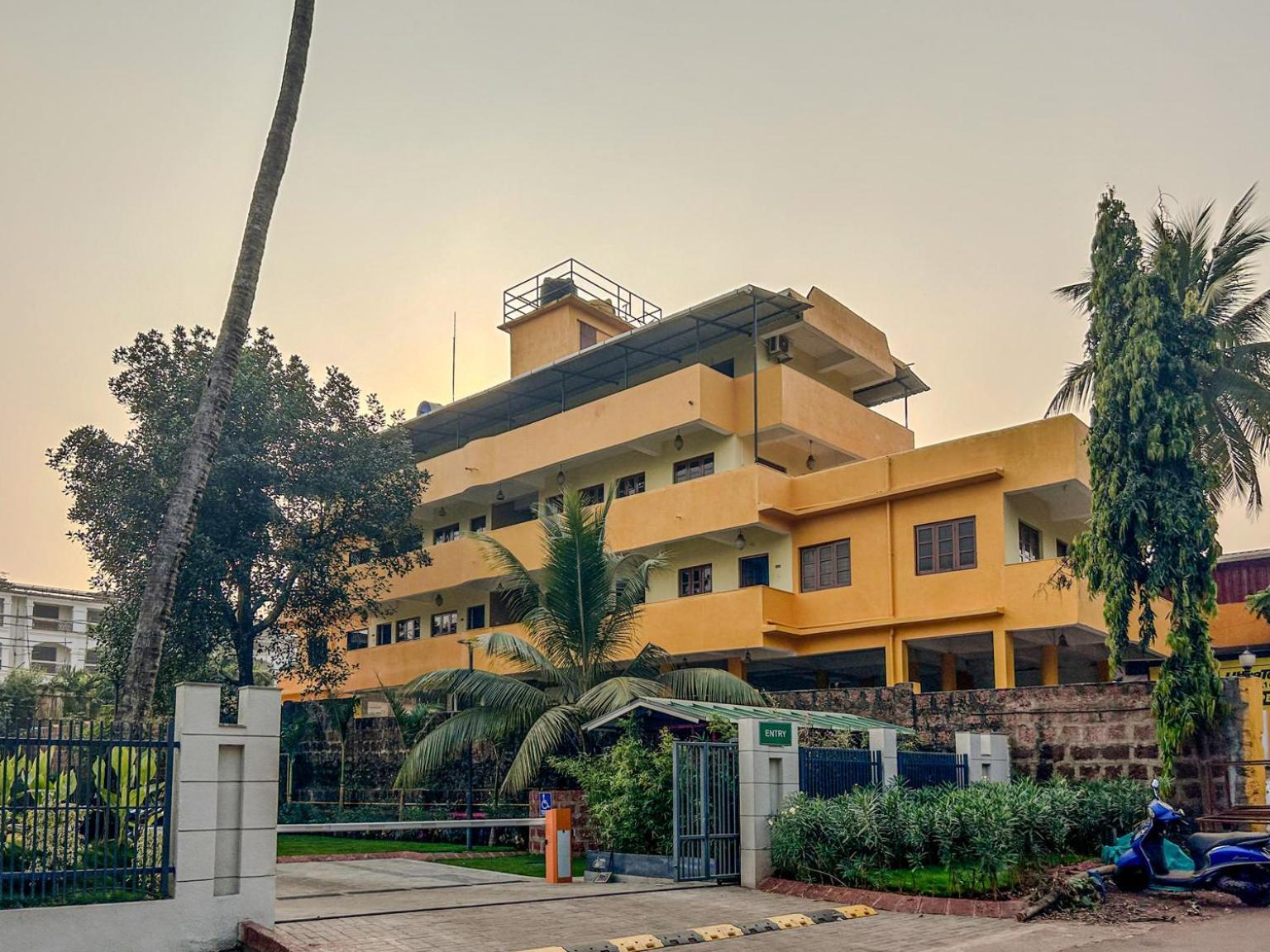 La Costa Residency Hotel Anjuna Exterior foto