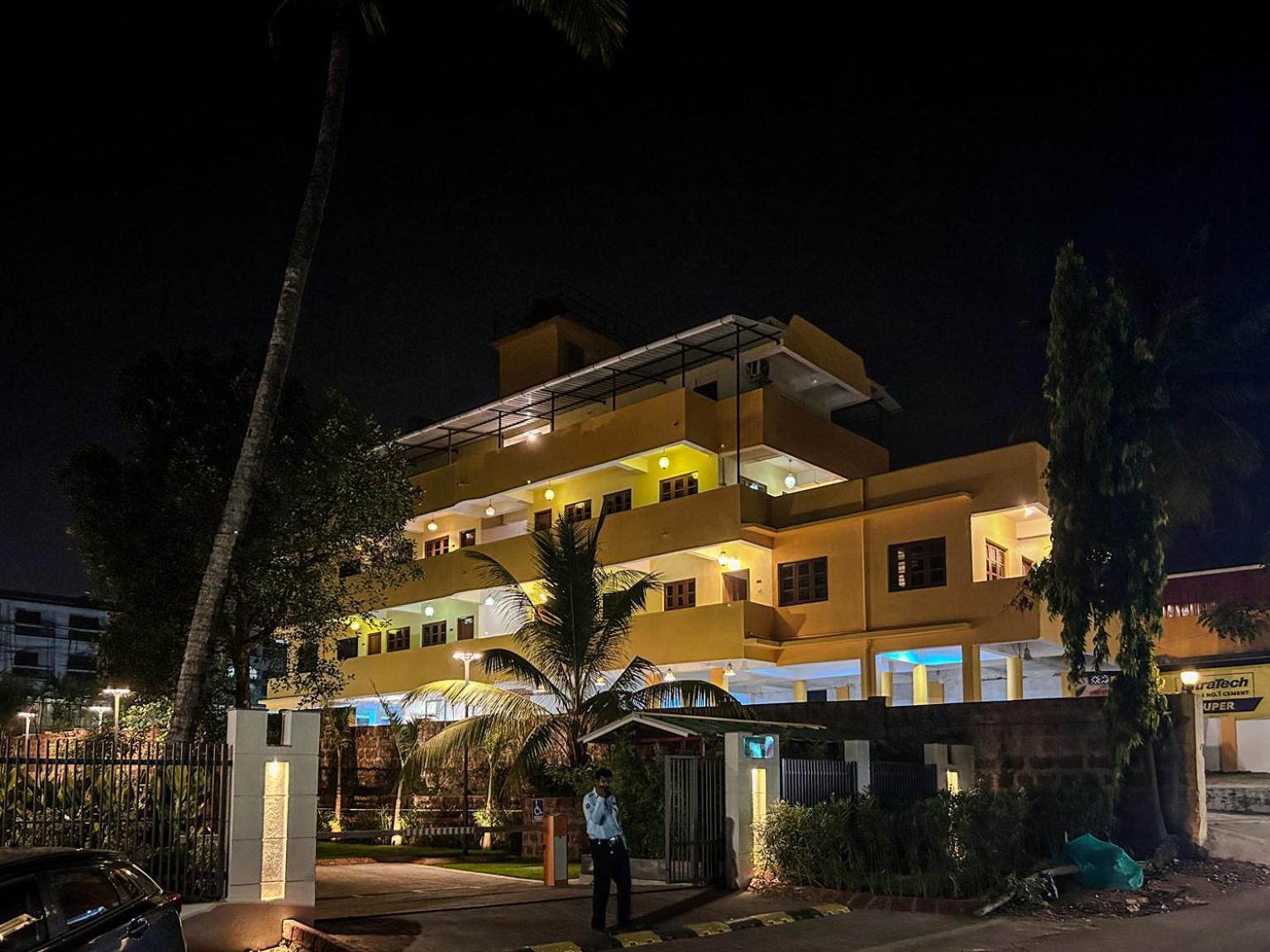 La Costa Residency Hotel Anjuna Exterior foto