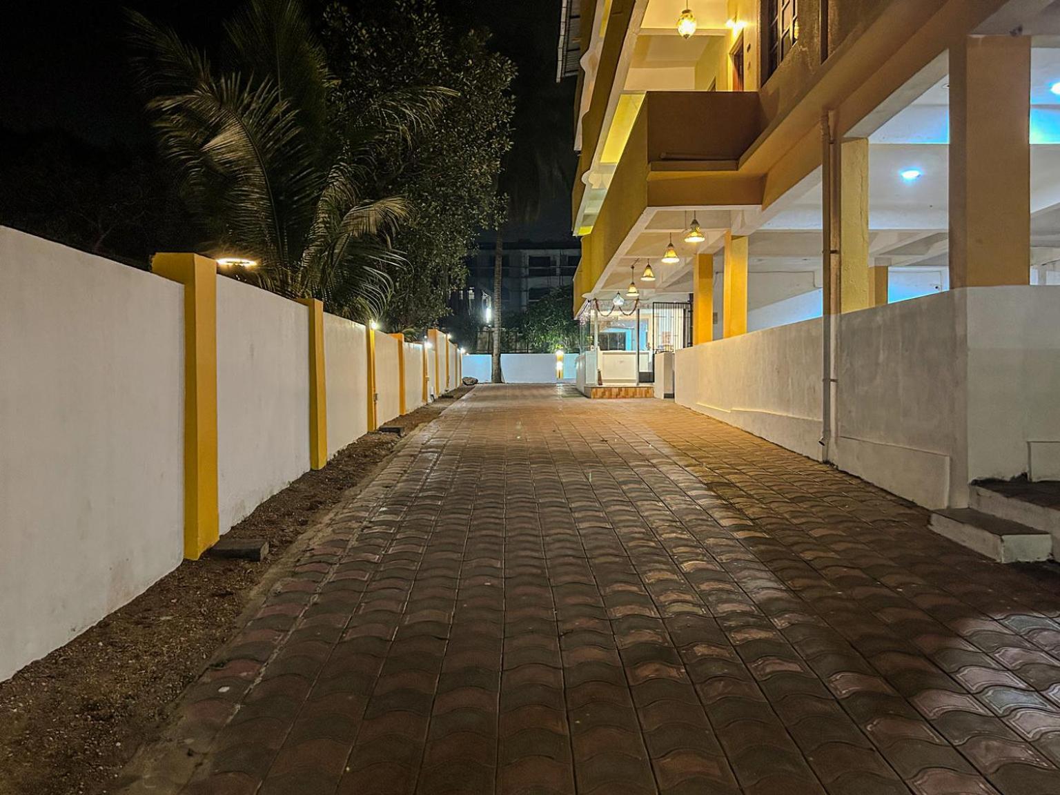 La Costa Residency Hotel Anjuna Exterior foto